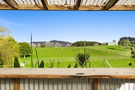 Photo of property in 979 Kaipara Flats Road, Kaipara Flats, Warkworth, 0984