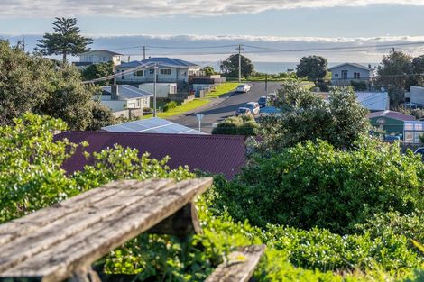 Photo of property in 50 Moana Street, Otaki Beach, Otaki, 5512