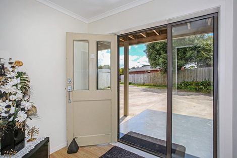 Photo of property in 11 Millen Place, Clarks Beach, 2122