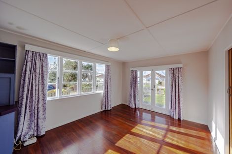 Photo of property in 27 Russell Road, Marewa, Napier, 4110
