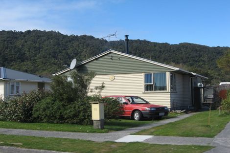 Photo of property in 80 Hall Street, Cobden, Greymouth, 7802