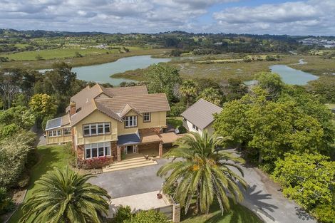 Photo of property in 141 Whangaparaoa Road, Red Beach, 0932