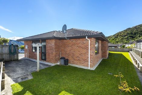Photo of property in 50 King Charles Drive, Kingsley Heights, Upper Hutt, 5018