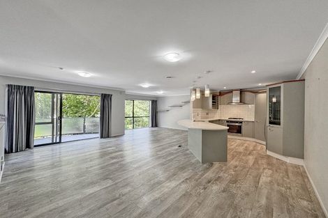 Photo of property in 5 Bank Road, Northland, Wellington, 6012