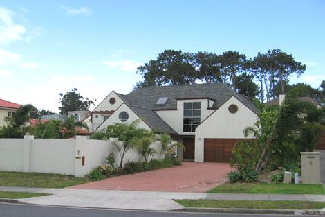 Photo of property in 7 Mansion Court, West Harbour, Auckland, 0618