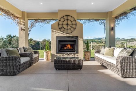 Photo of property in 61a Whitford Park Road, Whitford, Manurewa, 2576