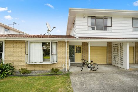 Photo of property in 2/964 High Street, Avalon, Lower Hutt, 5011