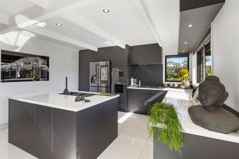 Photo of property in 6 Robertson Street, Glenholme, Rotorua, 3010