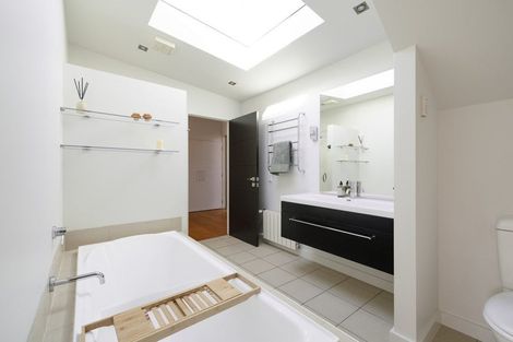 Photo of property in 497 Peninsula Road, Kelvin Heights, Queenstown, 9300