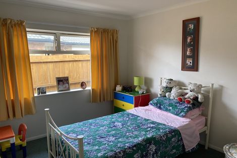 Photo of property in 19 Chesterfield Way, Orewa, 0931