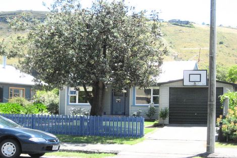 Photo of property in 18 Clark Street, Sumner, Christchurch, 8081