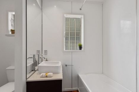 Photo of property in 14 Bank Street, Hillcrest, Auckland, 0627