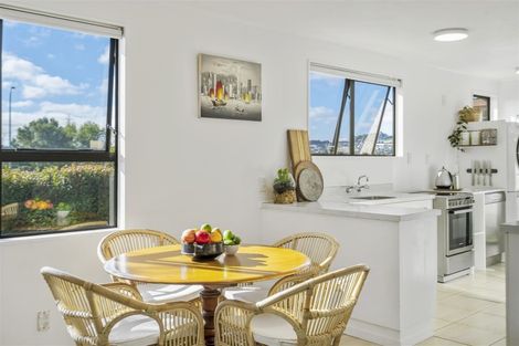 Photo of property in 31 Penion Drive, Flat Bush, Auckland, 2023