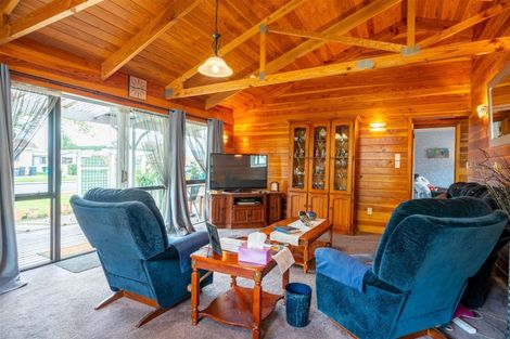 Photo of property in 44 Mckenzie Street, Geraldine, 7930