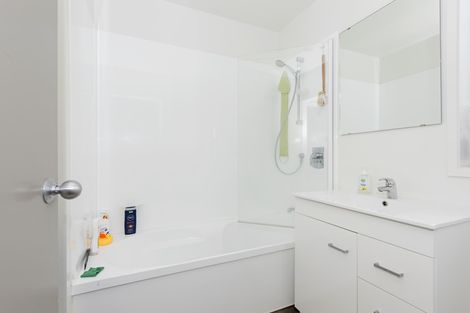 Photo of property in 6/36 West Coast Road, Glen Eden, Auckland, 0602