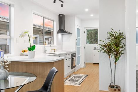 Photo of property in 40b Tiroroa Avenue, Te Atatu South, Auckland, 0610