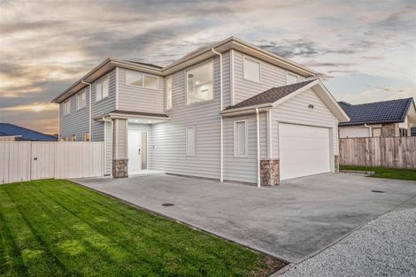 Photo of property in 12 Len Ireland Drive, Kumeu, 0810