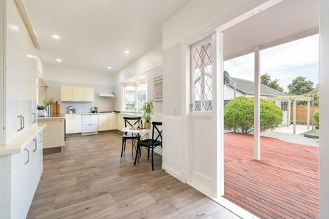 Photo of property in 15 Nile Street, Waterloo, Lower Hutt, 5011