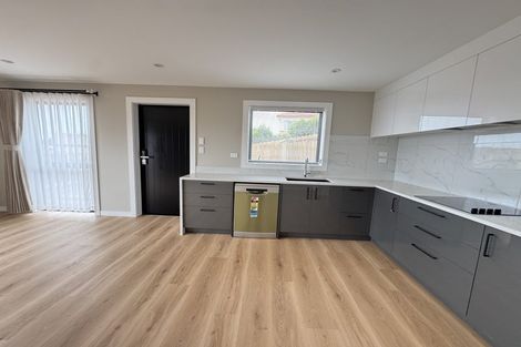 Photo of property in 42 Manu Place, Pinehill, Auckland, 0632