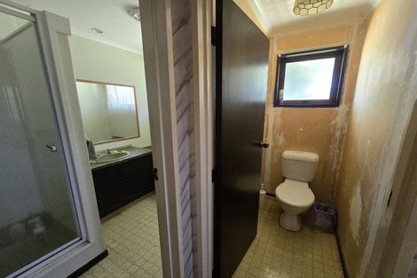 Photo of property in 41 Rhodes Drive, Kelvin Grove, Palmerston North, 4414