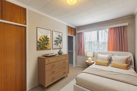 Photo of property in 2/70 Meeanee Road, Taradale, Napier, 4112