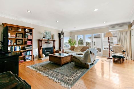 Photo of property in 15a Matata Street, Blockhouse Bay, Auckland, 0600