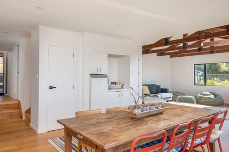 Photo of property in 21 Waiparemo Crescent, Pukawa Bay, Turangi, 3381