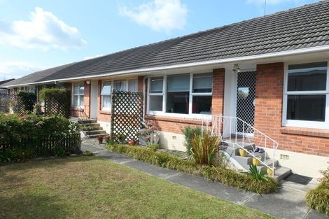Photo of property in 2/34 Pupuke Road, Takapuna, Auckland, 0622