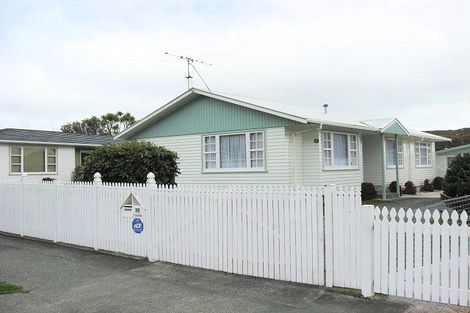 Photo of property in 21 Berkeley Road, Wainuiomata, Lower Hutt, 5014