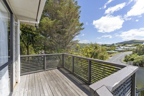 Photo of property in 24 Jasmine Grove, Maungaraki, Lower Hutt, 5010