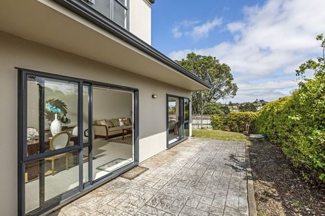 Photo of property in 6a Tobago Place, Sunnynook, Auckland, 0620