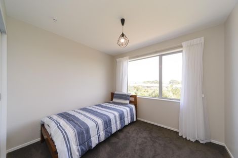 Photo of property in 140 Ruapehu Drive, Fitzherbert, Palmerston North, 4410