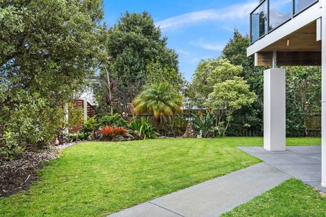 Photo of property in 16 Fred Carr Place, One Tree Point, 0118