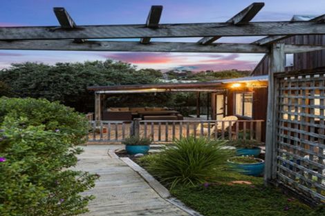 Photo of property in 28 Donald Street, Stanmore Bay, Whangaparaoa, 0932