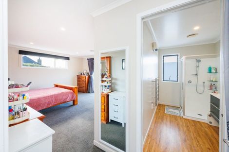 Photo of property in 37 Branksome Place, Aokautere, Palmerston North, 4471