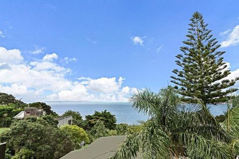 Photo of property in 15b Melandra Road, Stanmore Bay, Whangaparaoa, 0932
