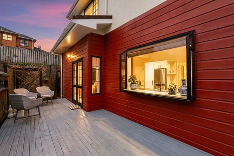 Photo of property in 6 Samwell Drive, Whitby, Porirua, 5024