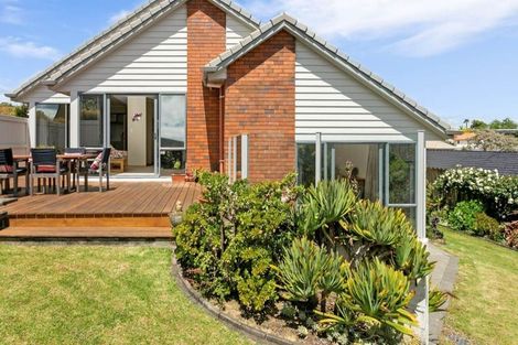 Photo of property in 18 Sharples Place, Somerville, Auckland, 2014