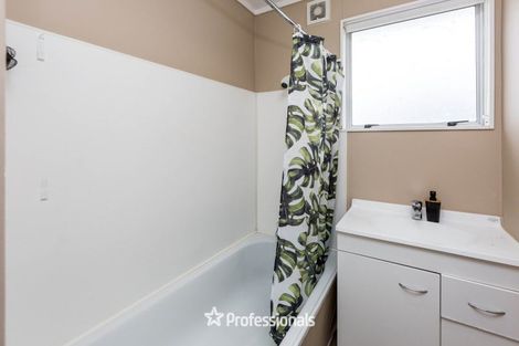 Photo of property in 2/71 Gemstone Drive, Birchville, Upper Hutt, 5018