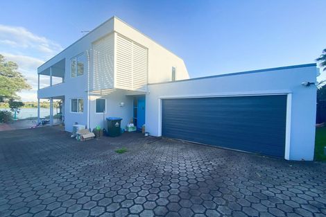Photo of property in 14 Greenstead Close, Flat Bush, 2019