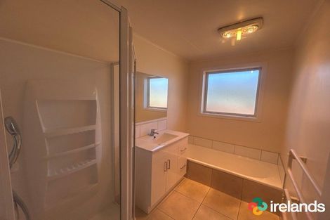 Photo of property in 32 Cowes Street, Avondale, Christchurch, 8061
