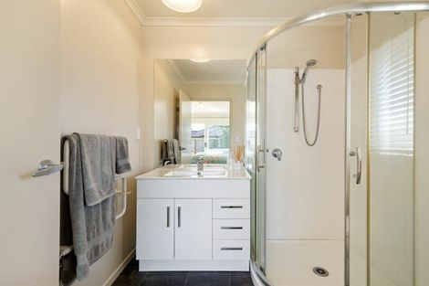 Photo of property in 9a Dover Road, St Andrews, Hamilton, 3200