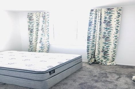 Photo of property in 9 Humphrey Kemp Avenue, Henderson, Auckland, 0612