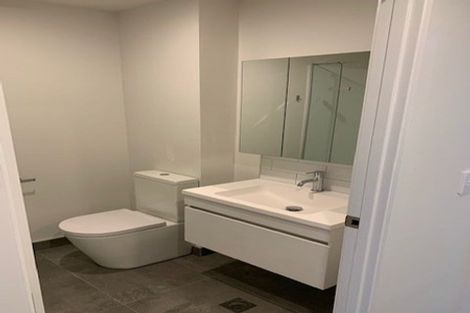 Photo of property in 7/35 Garadice Road, Rothesay Bay, Auckland, 0630