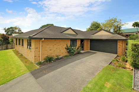 Photo of property in 13 Four Oaks Place, Pukekohe, 2120
