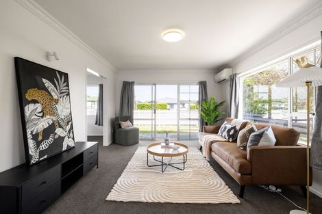 Photo of property in 1 Hilton Road, St Andrews, Hamilton, 3200