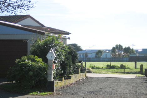 Photo of property in 16 Karen Crescent, Dinsdale, Hamilton, 3204