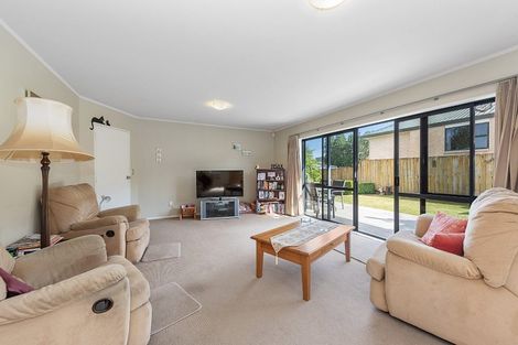 Photo of property in 2 Palm Grove Drive, Western Heights, Hamilton, 3200