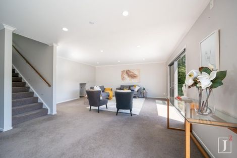 Photo of property in 19 Court Road, Tawa, Wellington, 5028