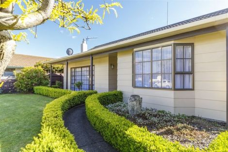 Photo of property in 12 Grange Place, Milson, Palmerston North, 4414